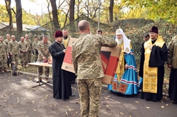 Українських військовослужбовців у зоні АТО відвідав Патріарх Філарет.(ФОТО) Українських військовослужбовців у зоні АТО відвідав Патріарх Філарет.(ФОТО)